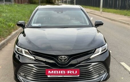 Toyota Camry, 2018 год, 2 660 000 рублей, 15 фотография