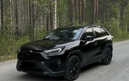 Toyota RAV4, 2022 год, 4 500 000 рублей, 5 фотография