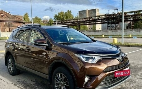 Toyota RAV4, 2017 год, 2 690 000 рублей, 3 фотография