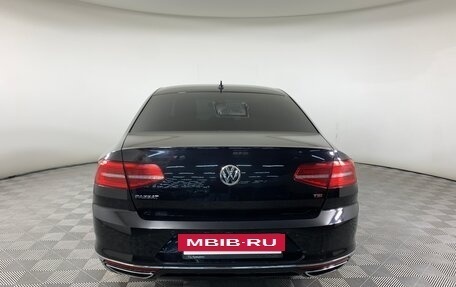 Volkswagen Passat B8 рестайлинг, 2017 год, 1 830 000 рублей, 6 фотография