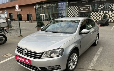 Volkswagen Passat B7, 2011 год, 1 050 000 рублей, 2 фотография