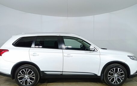 Mitsubishi Outlander III рестайлинг 3, 2018 год, 2 690 000 рублей, 4 фотография