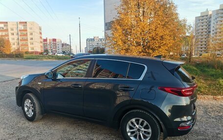 KIA Sportage IV рестайлинг, 2020 год, 2 350 000 рублей, 2 фотография