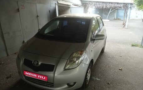 Toyota Yaris III рестайлинг, 2008 год, 700 000 рублей, 10 фотография