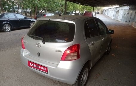 Toyota Yaris III рестайлинг, 2008 год, 700 000 рублей, 12 фотография