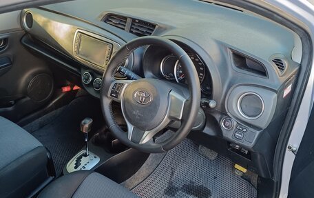 Toyota Vitz, 2013 год, 750 000 рублей, 9 фотография