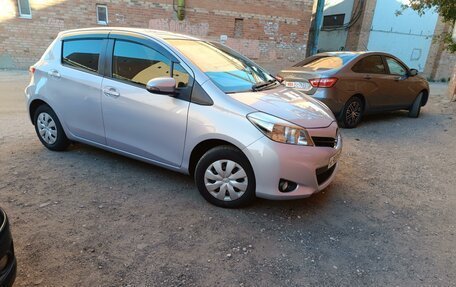 Toyota Vitz, 2013 год, 750 000 рублей, 2 фотография