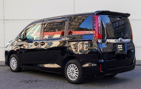 Toyota Noah III, 2015 год, 2 100 000 рублей, 2 фотография