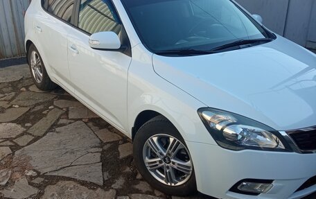 KIA cee'd I рестайлинг, 2010 год, 850 000 рублей, 9 фотография