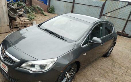 Opel Astra J, 2011 год, 500 000 рублей, 2 фотография