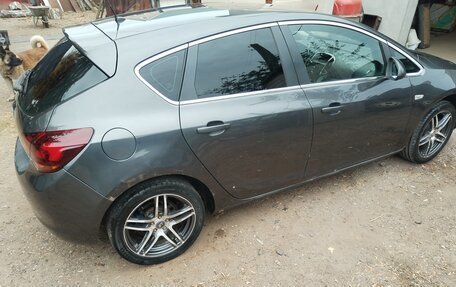 Opel Astra J, 2011 год, 500 000 рублей, 11 фотография