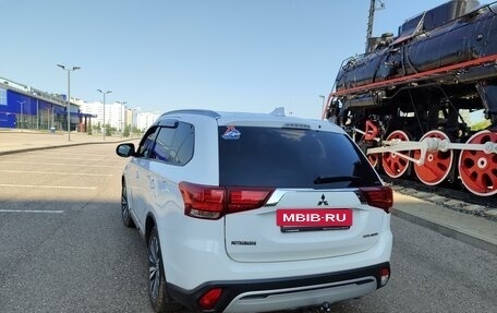 Mitsubishi Outlander III рестайлинг 3, 2019 год, 2 500 000 рублей, 7 фотография