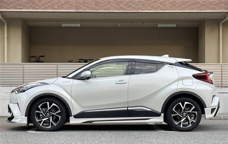 Toyota C-HR I рестайлинг, 2019 год, 1 505 000 рублей, 4 фотография