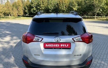 Toyota RAV4, 2015 год, 1 990 000 рублей, 18 фотография