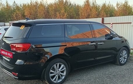 KIA Carnival III, 2018 год, 3 000 000 рублей, 5 фотография