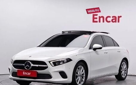 Mercedes-Benz A-Класс, 2020 год, 2 450 000 рублей, 1 фотография