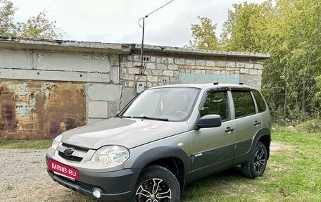 Chevrolet Niva I рестайлинг, 2015 год, 750 000 рублей, 3 фотография