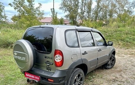 Chevrolet Niva I рестайлинг, 2015 год, 750 000 рублей, 7 фотография