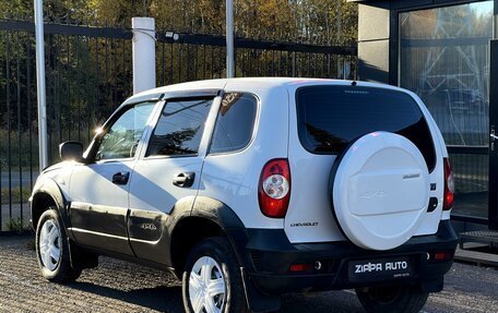 Chevrolet Niva I рестайлинг, 2018 год, 839 000 рублей, 6 фотография