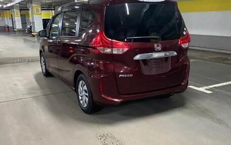 Honda Freed II, 2017 год, 1 650 000 рублей, 7 фотография