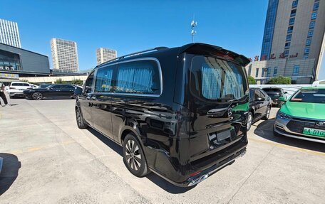 Mercedes-Benz Vito, 2023 год, 8 400 000 рублей, 3 фотография