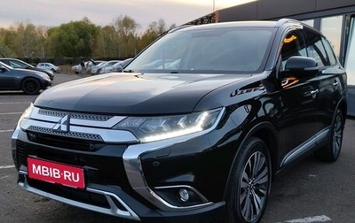 Mitsubishi Outlander III рестайлинг 3, 2019 год, 2 201 000 рублей, 1 фотография