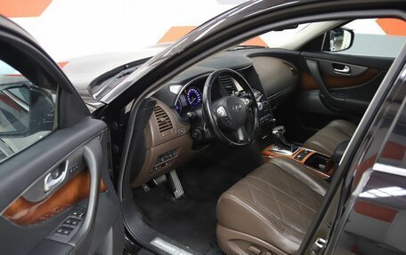 Infiniti QX70, 2013 год, 2 390 000 рублей, 12 фотография