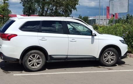 Mitsubishi Outlander III рестайлинг 3, 2018 год, 2 050 000 рублей, 6 фотография