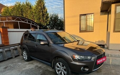 Mitsubishi Outlander III рестайлинг 3, 2011 год, 1 300 000 рублей, 2 фотография