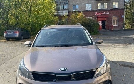 KIA Rio IV, 2021 год, 1 999 999 рублей, 2 фотография