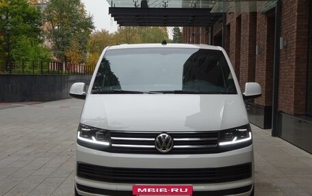 Volkswagen Caravelle T6 рестайлинг, 2019 год, 4 200 000 рублей, 24 фотография