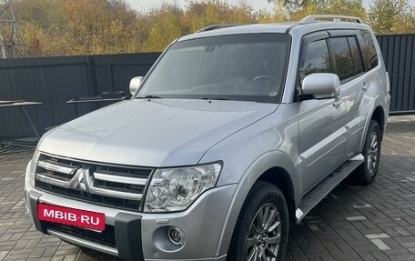 Mitsubishi Pajero IV, 2010 год, 2 400 000 рублей, 2 фотография