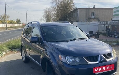 Mitsubishi Outlander III рестайлинг 3, 2007 год, 950 000 рублей, 2 фотография