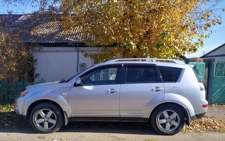 Mitsubishi Outlander III рестайлинг 3, 2008 год, 1 350 000 рублей, 2 фотография