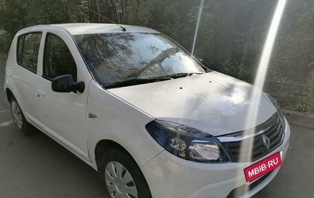 Renault Sandero I, 2013 год, 440 000 рублей, 3 фотография