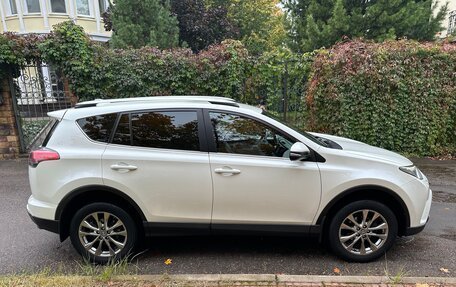 Toyota RAV4, 2016 год, 2 500 000 рублей, 3 фотография