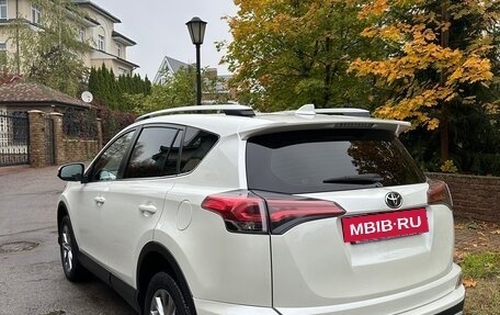 Toyota RAV4, 2016 год, 2 500 000 рублей, 4 фотография