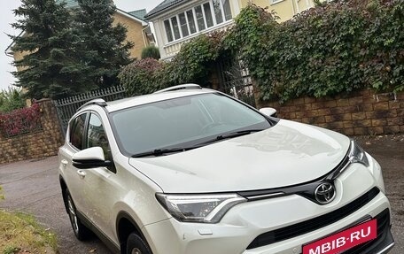 Toyota RAV4, 2016 год, 2 500 000 рублей, 2 фотография