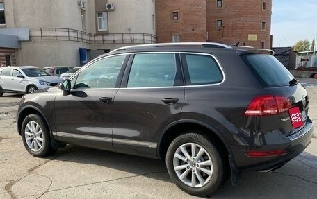 Volkswagen Touareg III, 2011 год, 2 430 000 рублей, 2 фотография