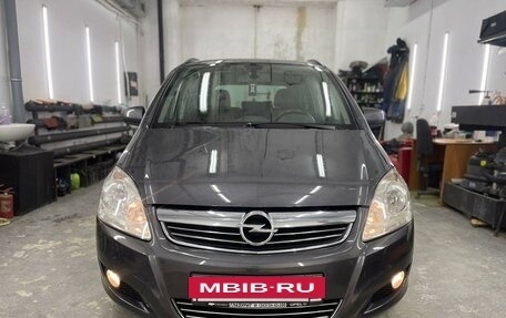 Opel Zafira B, 2011 год, 839 000 рублей, 2 фотография