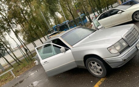 Mercedes-Benz E-Класс, 1993 год, 250 000 рублей, 1 фотография