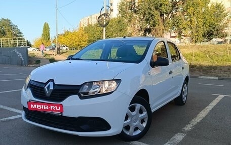 Renault Logan II, 2017 год, 1 050 000 рублей, 2 фотография