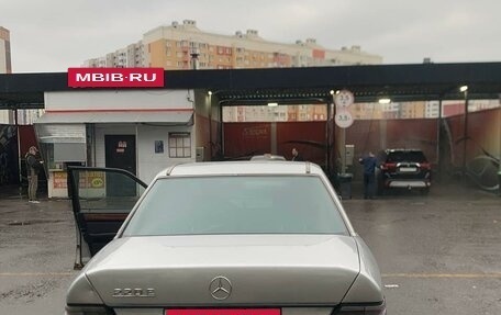 Mercedes-Benz E-Класс, 1993 год, 250 000 рублей, 8 фотография