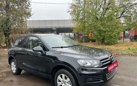 Volkswagen Touareg III, 2011 год, 1 850 000 рублей, 2 фотография