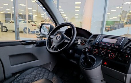 Volkswagen Caravelle T5, 2013 год, 1 799 000 рублей, 17 фотография