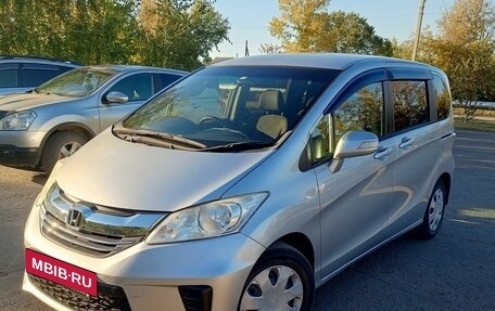 Honda Freed I, 2014 год, 1 350 000 рублей, 2 фотография