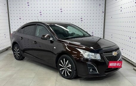 Chevrolet Cruze II, 2013 год, 995 000 рублей, 3 фотография