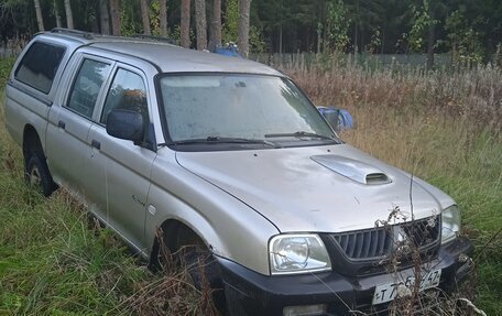 Mitsubishi L200 III рестайлинг, 2006 год, 715 000 рублей, 4 фотография