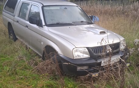 Mitsubishi L200 III рестайлинг, 2006 год, 715 000 рублей, 3 фотография