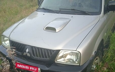 Mitsubishi L200 III рестайлинг, 2006 год, 715 000 рублей, 8 фотография